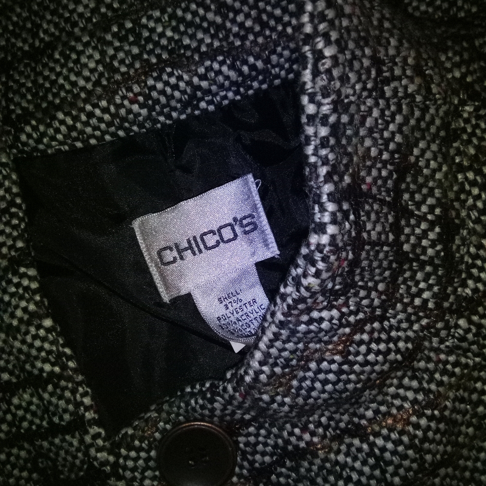 Capri's - Picture 3 of 4